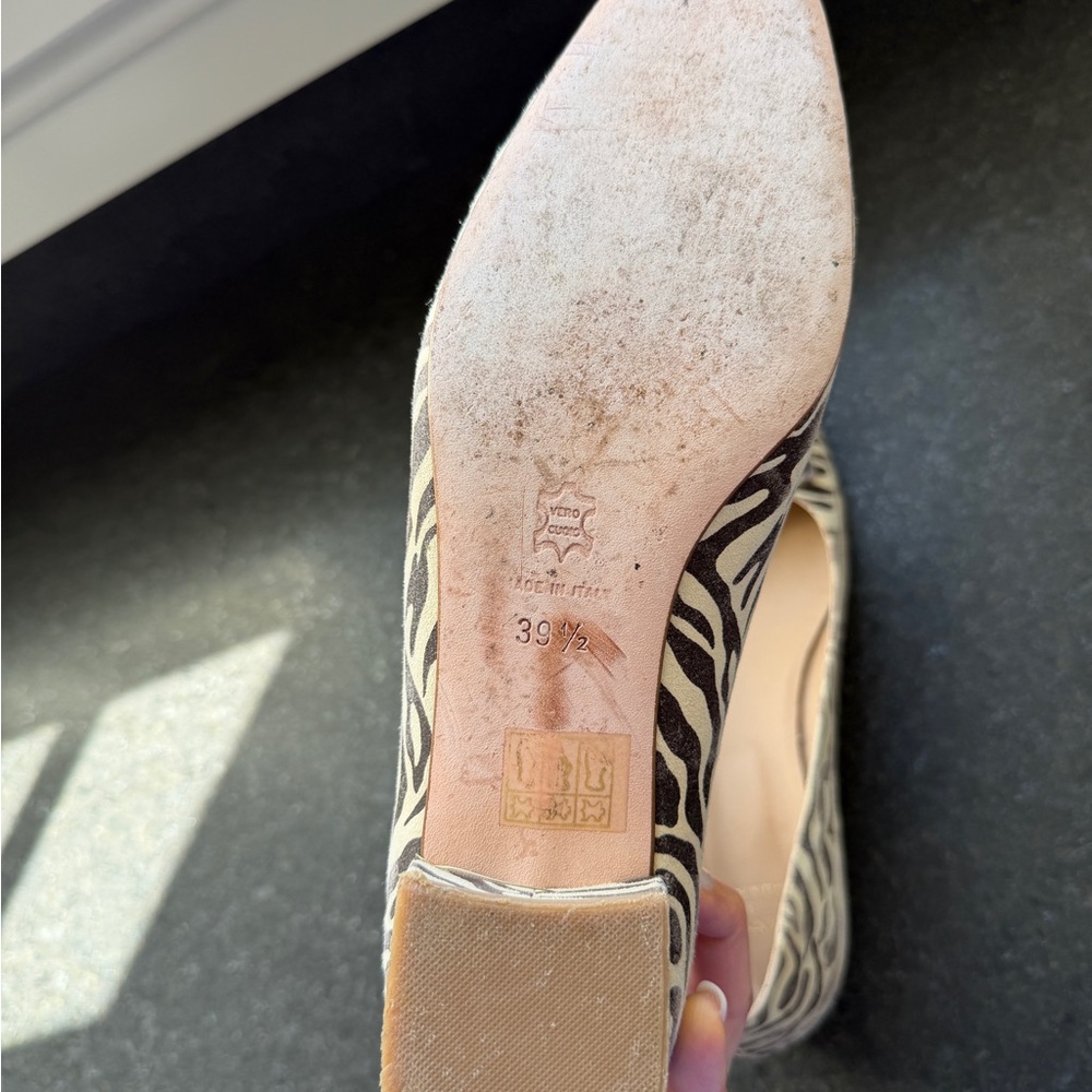 ANN MASHBURN Zebra-Pattern Square-Toe Flats in Beige and Brown - Picture 7 of 7